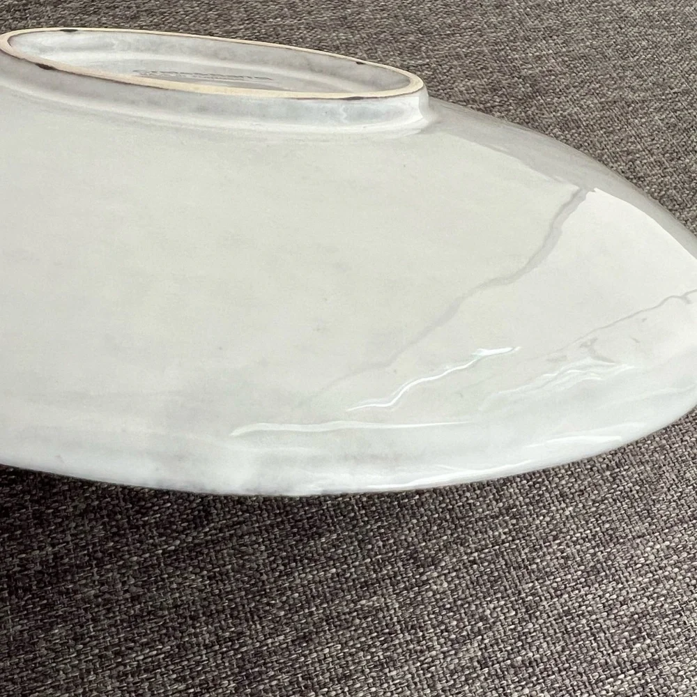 Crate & Barrel Light Grey White Snowflake Pattern Salad Plates Set of 2 RARE